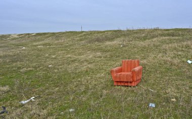 Eski koltuk Aç alanında yaptı.