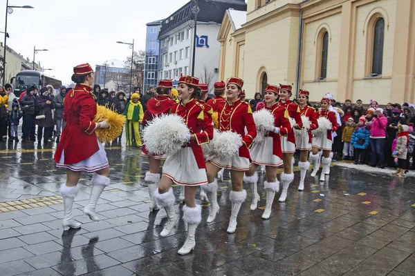 Zrenjanin, Sırbistan, 12, Ocak 2019; Öğrencileri Herceg Novi, Karadağ ve duyuruları Festivali Bahar sokak teşviki.