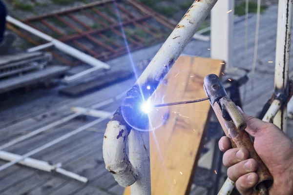 Master Works Welding Iron Repair Handrail Fence — Stock Photo, Image