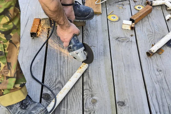 Metal elektrik değirmeni ile işleme