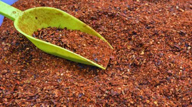 Koarsely kıyılmış kırmızı biber