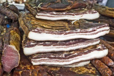 Pastırma, salam ve sosis Satılık