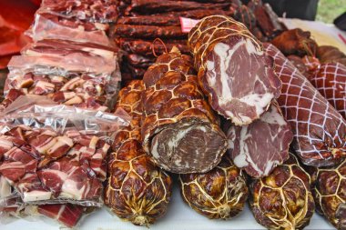 Pastırma, salam ve sosis Satılık
