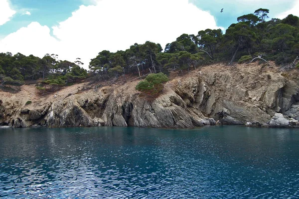 Una Hermosa Isla Desierta Deshabitada Cerca Neos Marmaras Grecia Las —  Fotos de Stock
