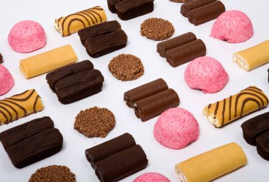 Çeşit çeşit abur cubur.. 