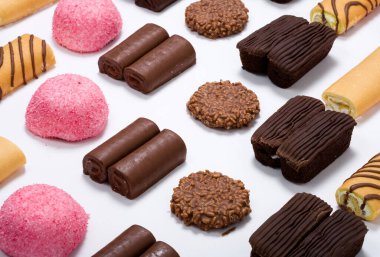 Çeşit çeşit abur cubur.. 