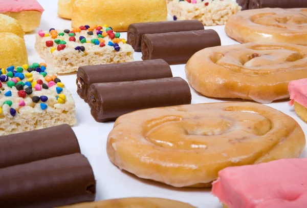 Çeşit çeşit abur cubur.. 