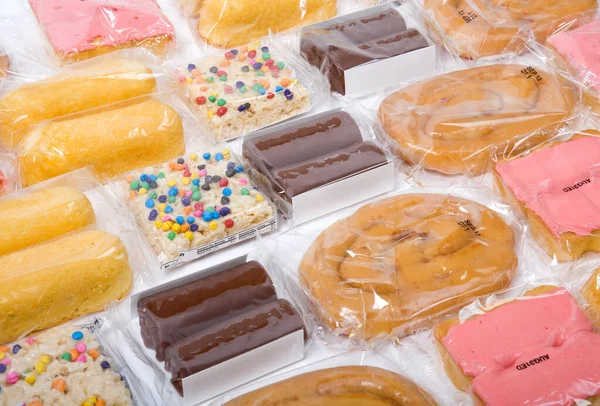 Çeşit çeşit abur cubur.. 