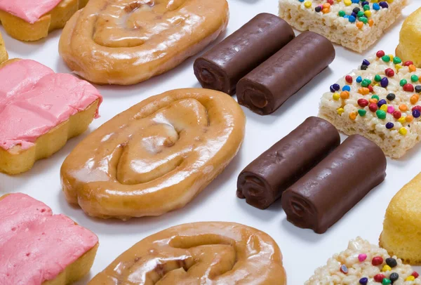 Çeşit çeşit abur cubur.. 