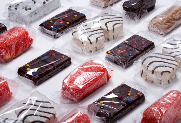 Çeşit çeşit abur cubur.. 