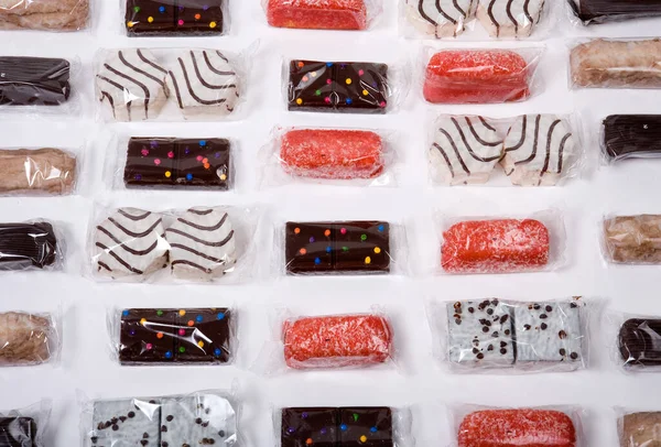 Çeşit çeşit abur cubur.. 