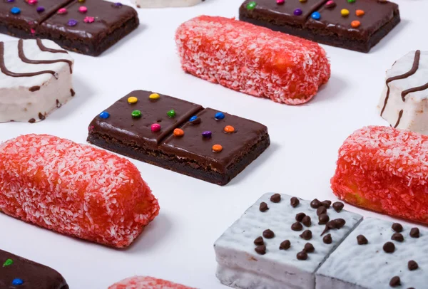 Çeşit çeşit abur cubur.. 