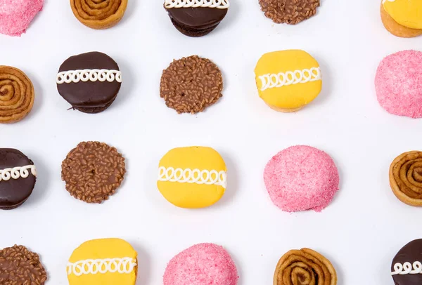 Çeşit çeşit abur cubur.. 