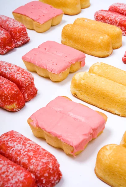 Çeşit çeşit abur cubur.. 