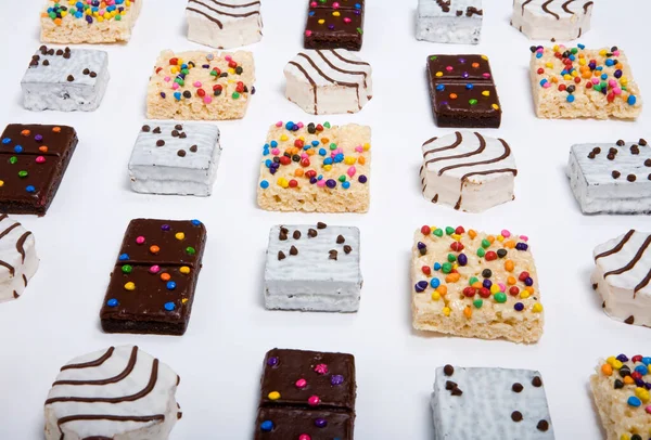 Çeşit çeşit abur cubur.. 