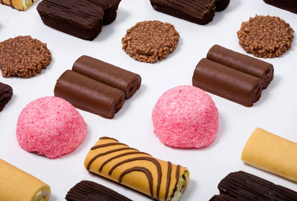 Çeşit çeşit abur cubur.. 