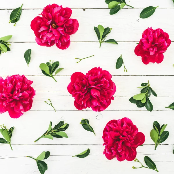 Vista Superior Flores Rosadas Aisladas Sobre Fondo Madera Blanca — Foto de Stock