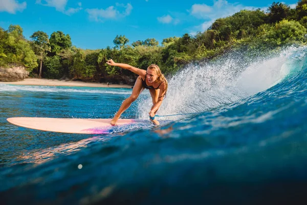 Beautiful Surfer Girl Surfboard Woman Ocean Surfing Surfer Wave — Stock Photo, Image