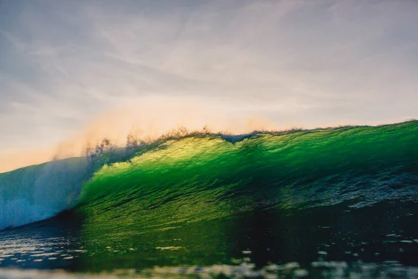 Baryłka Fala Oceanie Miażdżąca Fala Surfing Oahu — Zdjęcie stockowe