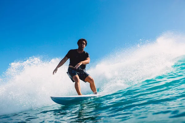 Julho 2018 Bali Indonésia Passeio Surfista Numa Grande Onda Barril — Fotografia de Stock