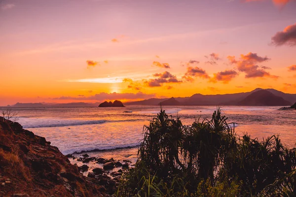 Ocean Seacoast Sunset Clouds Sea Waves Colorful Sunset — Stock Photo, Image