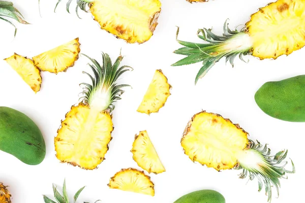 Tropische Patroon Van Ananas Mango Vruchten Witte Achtergrond Plat Lag — Stockfoto