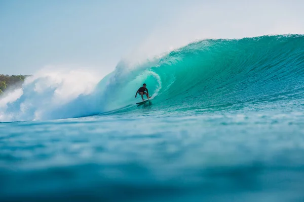 Bali Indonesien Juli 2018 Professionell Surfare Ride Stora Fat Våg — Stockfoto
