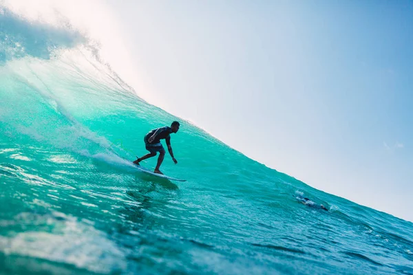 Bali Indonesia July 2018 Male Sportsman Surfing Ocean Padang Padang — Stock Photo, Image