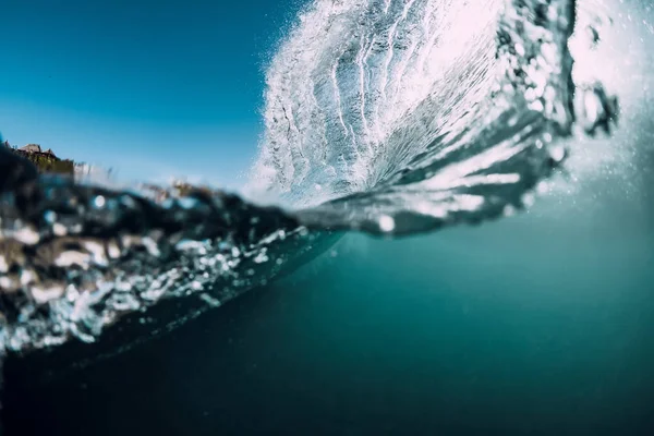 Oceano Onda Schiantarsi Sulla Spiaggia Isola — Foto Stock