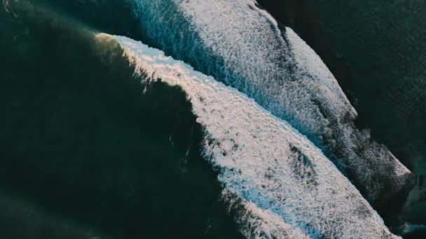 Grandes Olas Oceánicas Surf Olas Vista Aérea — Vídeo de stock