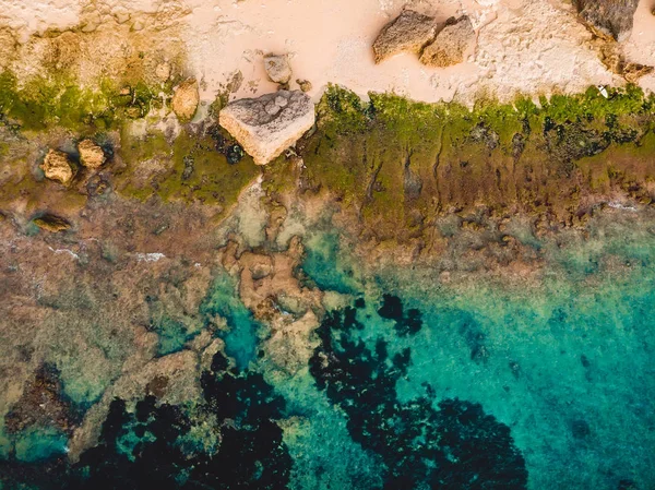 Hava Dron Görünümü Turkuaz Okyanus Ile Plaj Üstten Görünüm — Stok fotoğraf