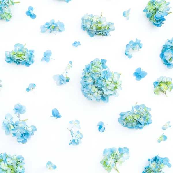 Blumenmuster Mit Blauen Hortensienblüten Auf Weißem Hintergrund Flache Lage Draufsicht — Stockfoto