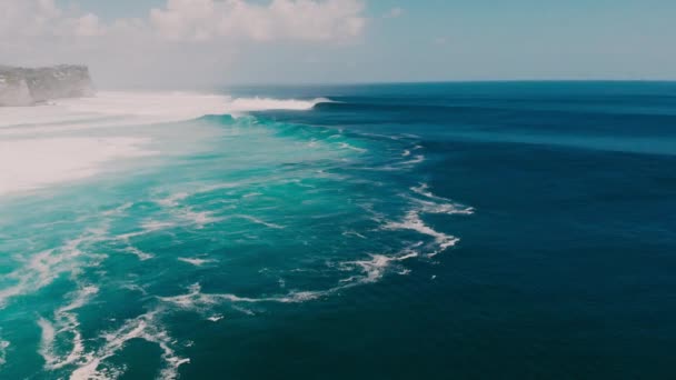 Aerial View Blue Ocean Big Barrel Wave Uluwatu — Stock Video