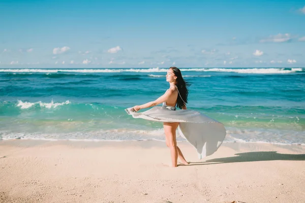 Attractive Woman Posing Blue Dress Ocean Beach — Stock Photo, Image