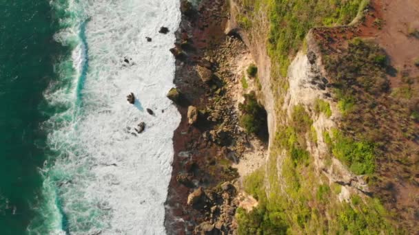 Aerial View Cliff Ocean Waves — Stock Video