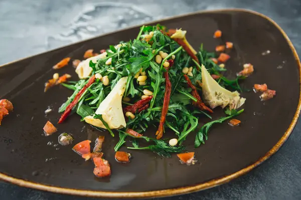 Vejetaryen Mantar Çam Fıstığı Biber Domates Salatası — Stok fotoğraf
