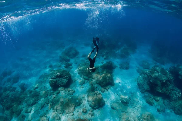 Freediver Profissional Mergulho Fato Mergulho Oceano — Fotografia de Stock