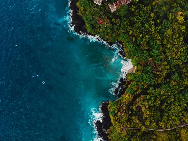 Modrá Oceán Tropech Skalnaté Pobřeží Letecký Pohled — Stock fotografie