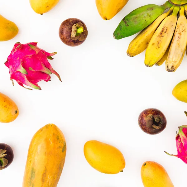 Gyümölcsök Keret Banán Papaya Mangó Mangosztán Sárkány Gyümölcs Fehér Háttér — Stock Fotó