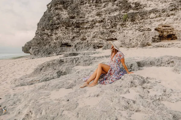 Stylish Woman Summer Dress Sit Beach Feminine Style Vacations — Stock Photo, Image
