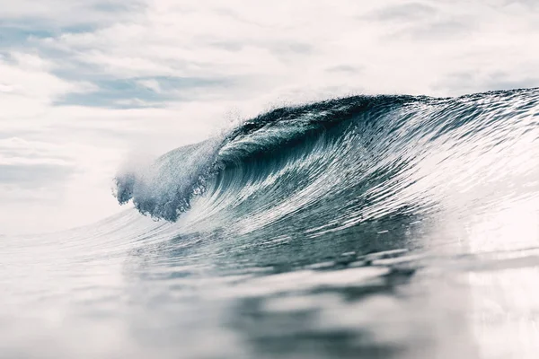Perfekt Ocean Wave Att Bryta Fat Våg Och Solljus — Stockfoto
