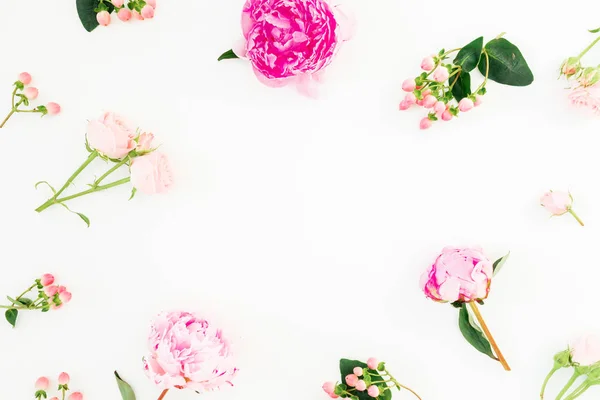 Moldura Floral Com Peônias Rosa Hipericum Rosas Flores Sobre Fundo — Fotografia de Stock