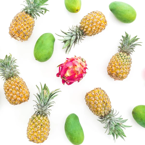 Ananasy Mango Smocze Owoce Białym Tle Płaski Lay Widok Góry — Zdjęcie stockowe
