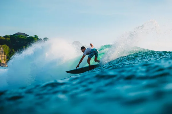 April 2019 Bali Indonesië Surfer Ride Barrel Wave Professioneel Surfen — Stockfoto