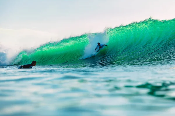 Abril 2019 Bali Indonesia Surfista Paseo Onda Barril Surf Profesional —  Fotos de Stock