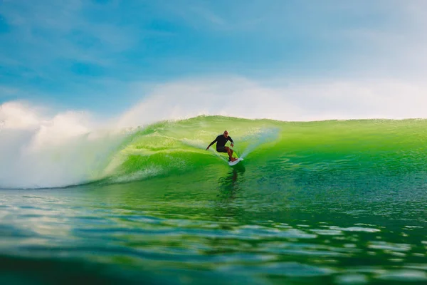 Abril 2019 Bali Indonésia Passeio Surfista Onda Barril Surfe Profissional — Fotografia de Stock