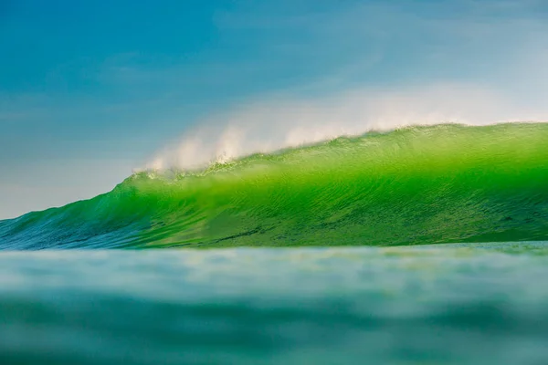 Grande Onda Verde Oceano Onda Ruptura Bali — Fotografia de Stock