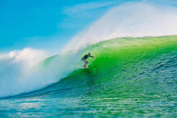 Abril 2019 Bali Indonesia Surfista Paseo Onda Barril Surf Profesional — Foto de Stock