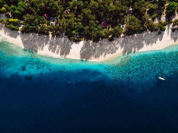 Tropický Ostrov Písečnou Pláží Tyrkysovým Oceánem Letecký Pohled — Stock fotografie