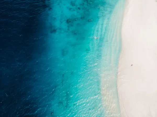 Turkuaz Kristal Okyanus Hava Manzaralı Güzel Tropikal Plaj Gili Adaları — Stok fotoğraf